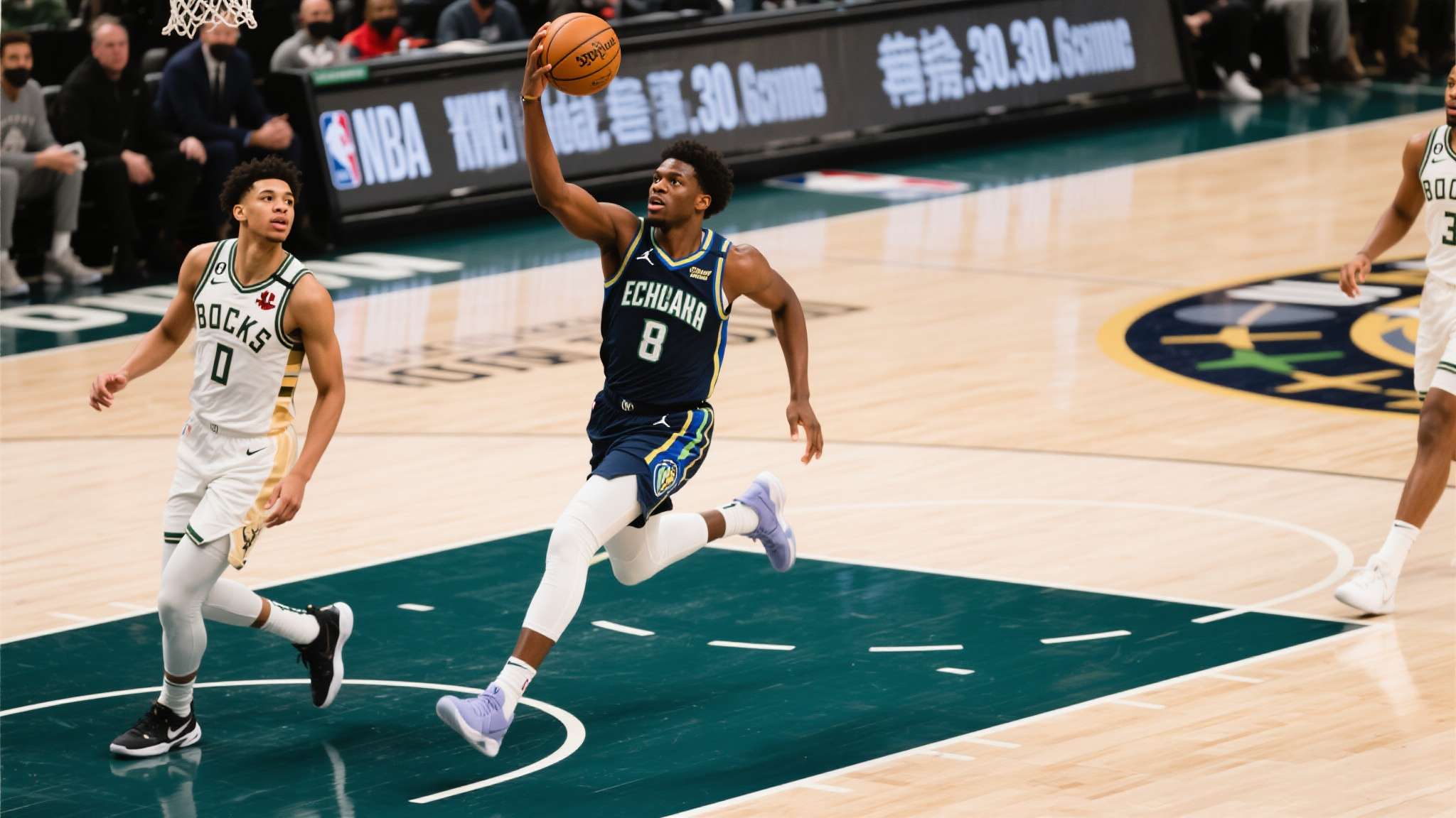 砍下30分!布朗谈埃奇库姆:他虽然是新秀,但打得特别出色 对于一名NBA新秀来说,单场砍下30分绝非易事。埃奇库姆在比赛中展现出的得分能力
